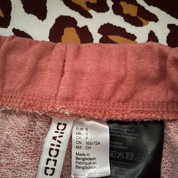 Pink shorts from H&M - Picture 3 of 3